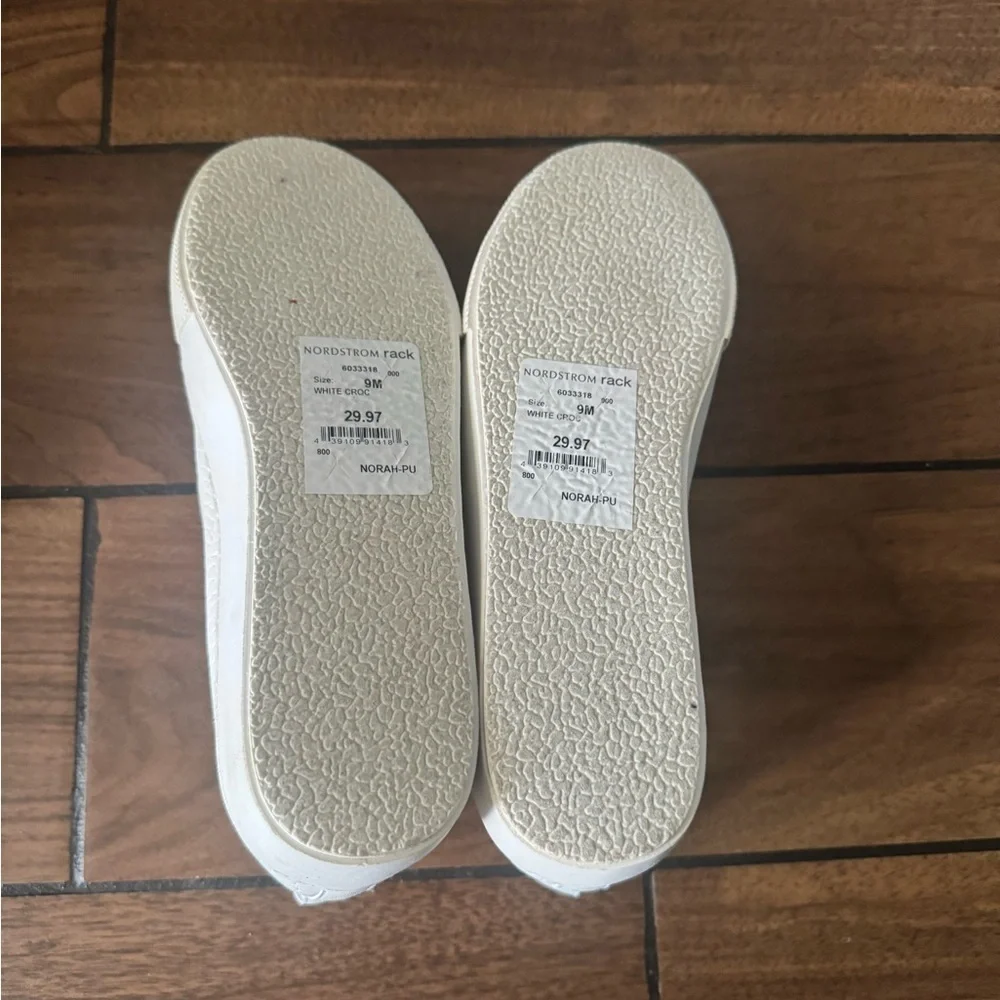 ABOUND Norah White Croc-Embossed Slip-On platform Sneakers size 9